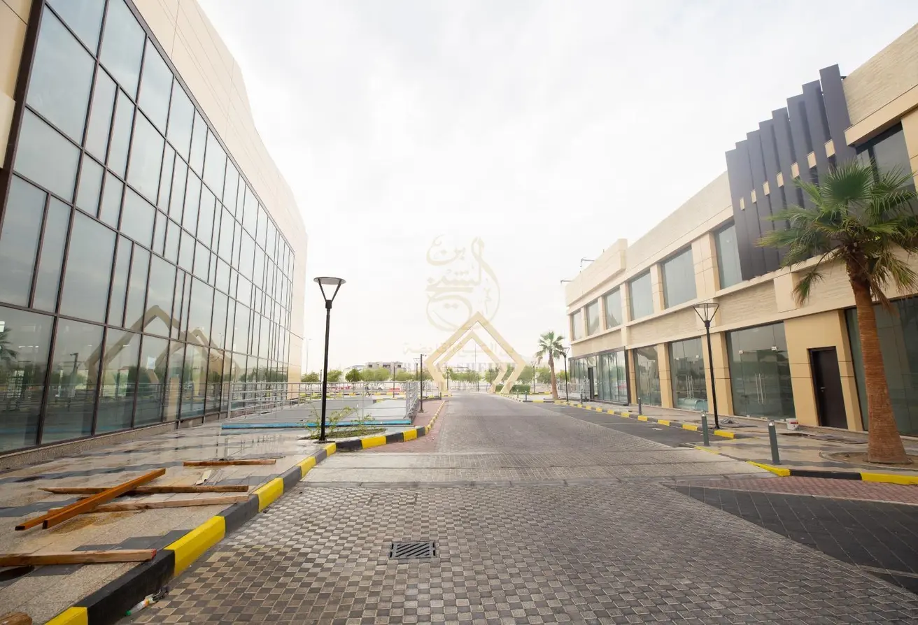 Retail Shop - Bin Al Sheikh Plaza