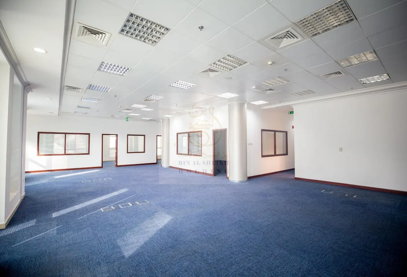 Office spaces - Grand Hamad, Banks Street