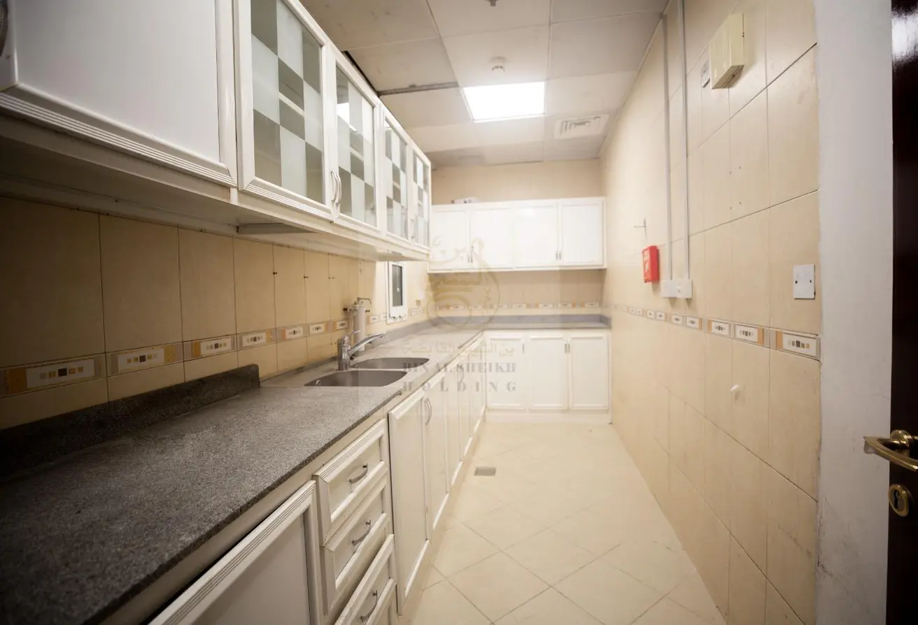 Office spaces - Grand Hamad, Banks Street