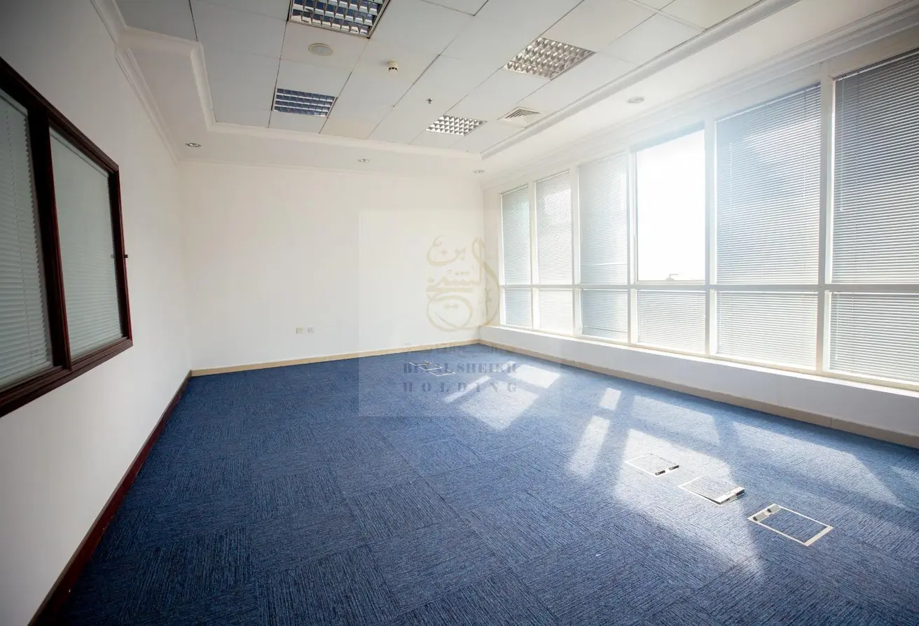 Office spaces - Grand Hamad, Banks Street