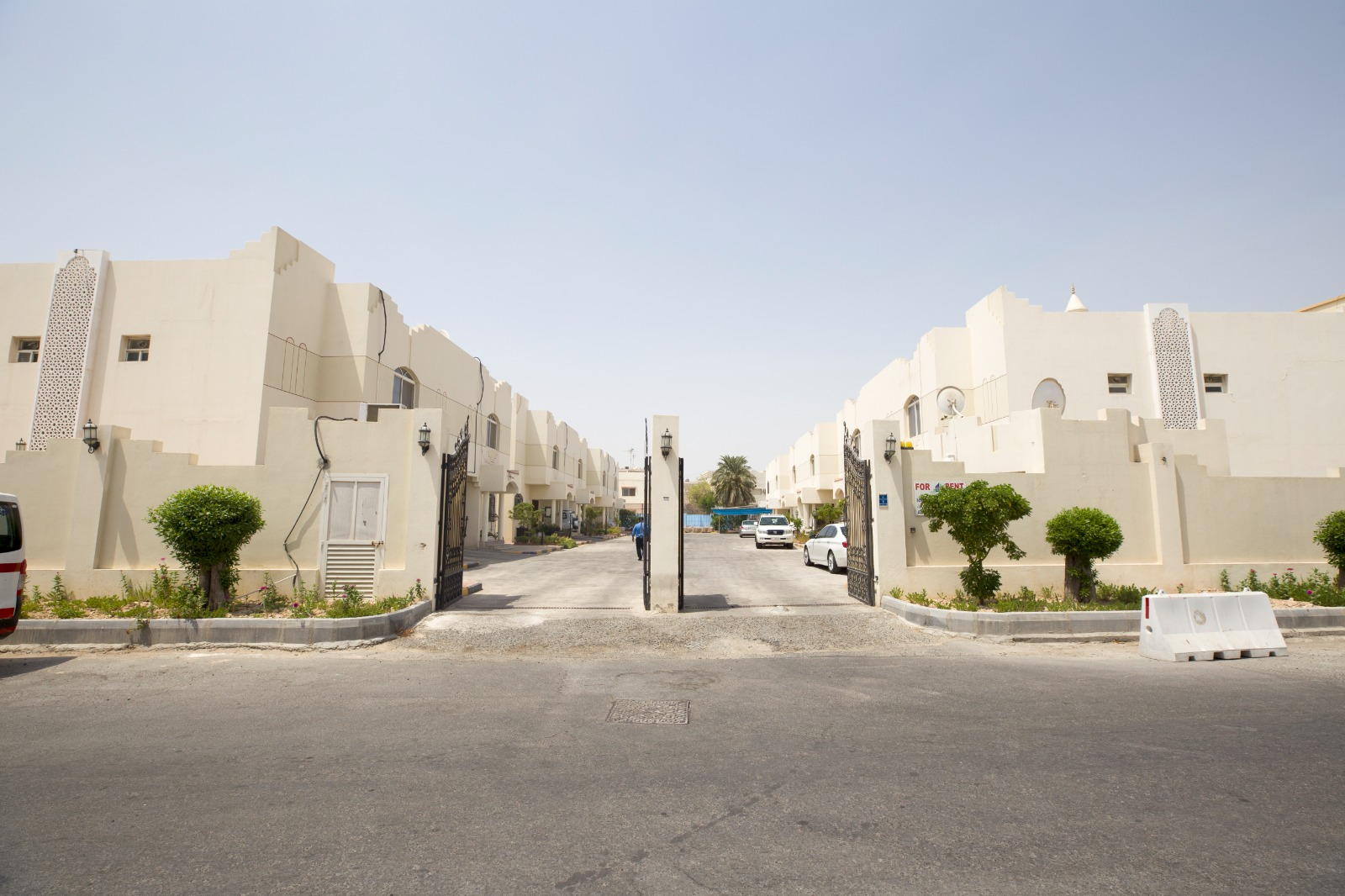 Very Nice compound situated in Old Airport.