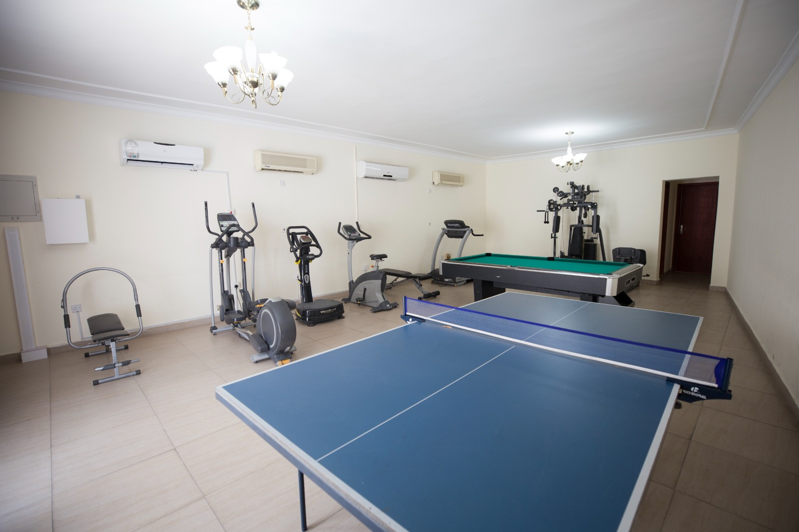 Very Nice compound situated in Old Airport.